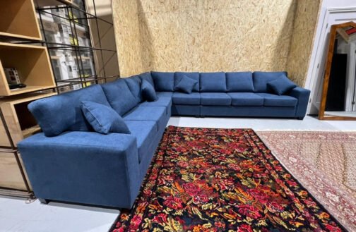 1485 Deep Custom sofa set MADE IN CANADA - Image 3